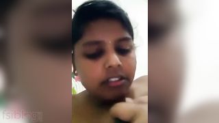 Super excited Indian Girl love tunnel fingering MMS
