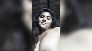 Legal age teenager breasty college girl exposed MMS