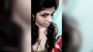 Cute Bhabhi MMS clip trickled online