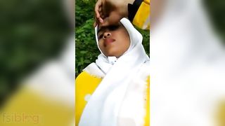 Muslim girl outdoor sex MMS movie scandal