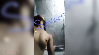 Small tits Desi wife striptease MMS selfie video