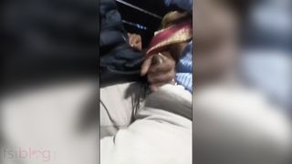 Daring Desi oral sex action while travelling on a bus