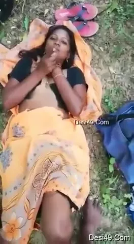 Local Village Anty Sex - Randi village aunty gets sex with local lover boy in jungle. Desi sex mms :  INDIAN SEX on TABOO.DESIâ„¢