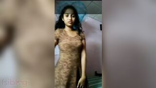 Selfie video of Desi cutie flashing XXX boobs for her boyfriend