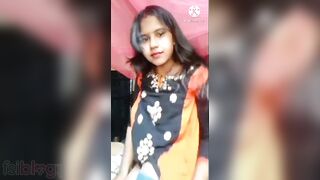 Webcam video of Desi wife revealing her beautiful XXX parts