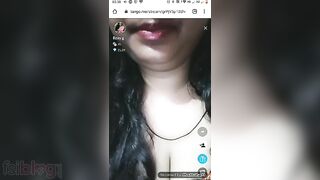 Naughty Indian XXX girl dildoing her fat pussy in live cam
