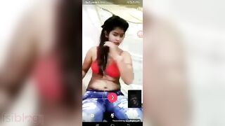 Desi seductress shows tits and plays with XXX pussy on video call
