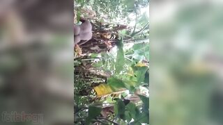 Desi MMS video of horny dude fucking mature XXX slut in the woods