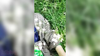 Thick cock penetrates XXX cunt of Desi hussy outdoors in MMS vid