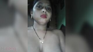 Mature Desi village housewife showing her XXX fat shaved pussy