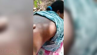 Desi slut tries her best being fucked in the MMS outdoor XXX video