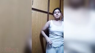 Desi MILF takes her white clothes off as XXX striptease in MMS porn