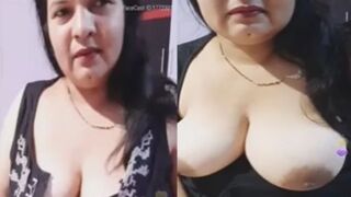 Bhabhi mature teases Desi stud with XXX breasts during live show