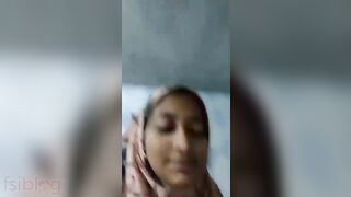 Muslim Desi XXX bitch undressing and showing her naked ass on camera