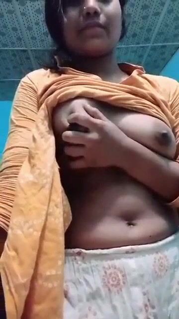 Naughty Desi XXX girl showing her big round boobs on cam : INDIAN SEX on  ™