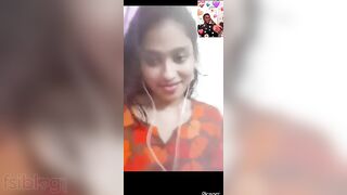 Bangladeshi Desi XXX girl showing boobs and pussy on video call