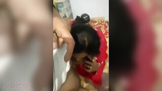 Nasty Desi XXX housewife giving a wet blowjob to her house owner MMS
