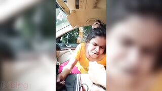 Housewife enjoys every second of oral XXX sex in Desi driver's car