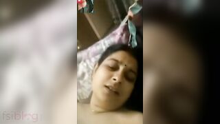 Desi XXX hot Bhabhi exposes unshaved pussy to her online sponsor