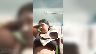 Mature Desi XXX bitch showing her fat nude body on cam