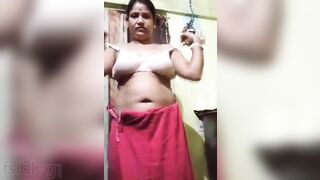 Indian XXX wife making sexy nude video for her husband
