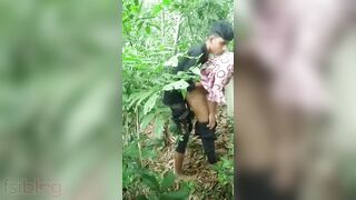 Bangladeshi Desi XXX girl have sex with her lover in jungle MMS