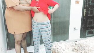 Pakistani daddy and mommy having XXX sex for amateur Desi video