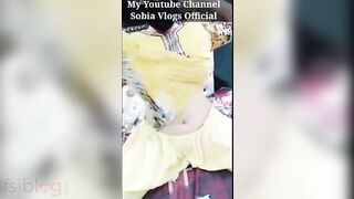 Ever-horny Pakistani wife inserts hair brush into her Desi XXX anus