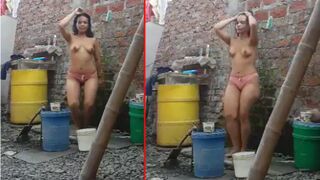 Kerala village GF outdoor nude bathing and dancing her BF made  XXX mms