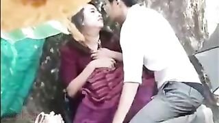 Wicked Desi sex with curvy Mallu GF outdoor in the jungle caught on mms