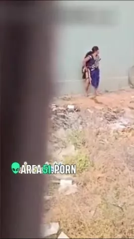Desi Pee Porn - Man films Desi aunty peeing outdoors and leaks XXX video in MMS niche :  INDIAN SEX on TABOO.DESIâ„¢