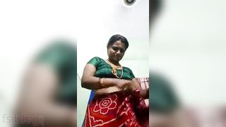Large boobs Bengali aunty homemade porn movie scene