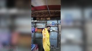 Dehati girl undressed MMS clip has been uploaded online