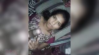 Desi girl giving nice oral job MMS sex video