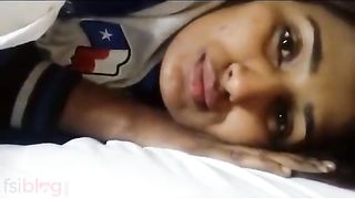 Teen porn video of an Indian cutie exposing herself on webcam