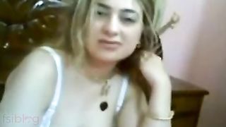 Sexy mature bhabhi enjoys a hardcore sex with her spouse